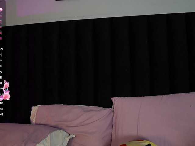 youngmommy live cam on BongaCams