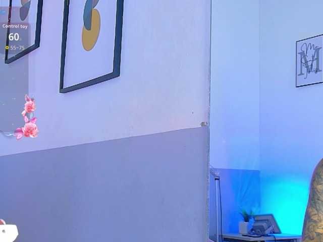 youngmommy live cam on BongaCams