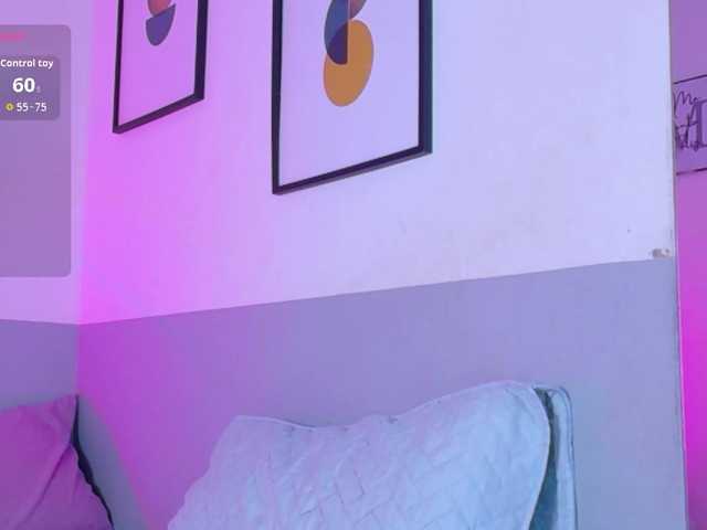 youngmommy live cam on BongaCams