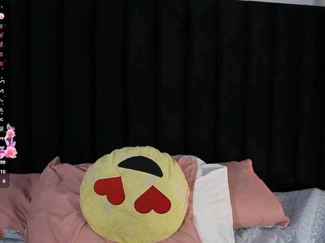 youngmommy live cam on BongaCams