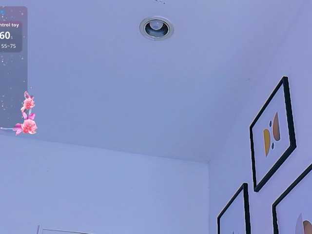 youngmommy live cam on BongaCams
