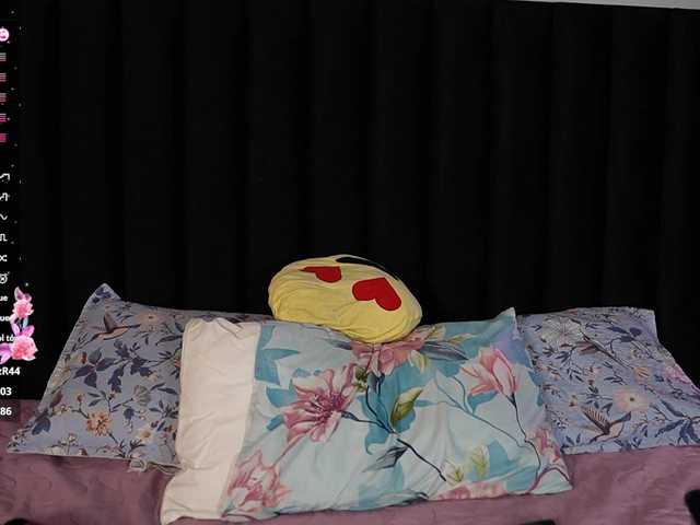 youngmommy live cam on BongaCams