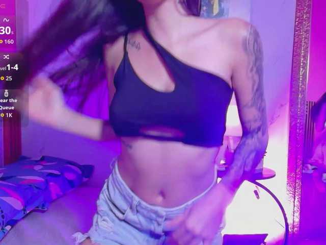 youngmommy live cam on BongaCams
