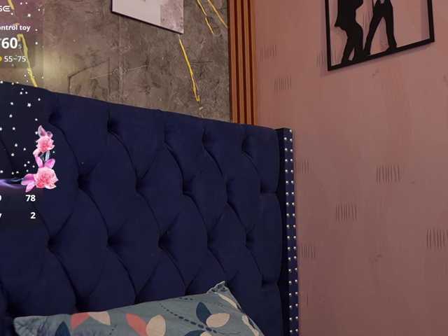 youngmommy live cam on BongaCams