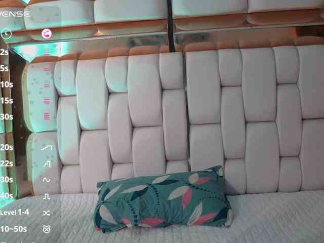 youngmommy webcam
