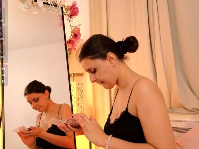 LumiNika1 live cam on BongaCams