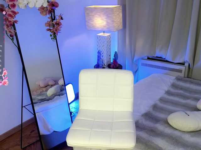LumiNika1 live webcam show