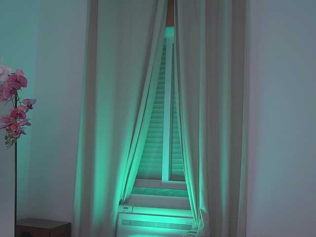 LumiNika1 live cam on BongaCams