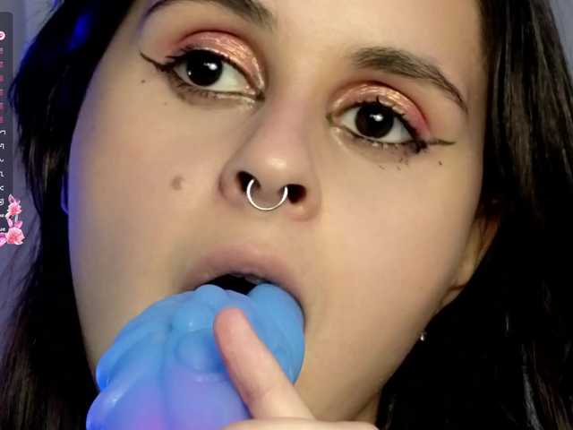 LumiNika1 live webcam show