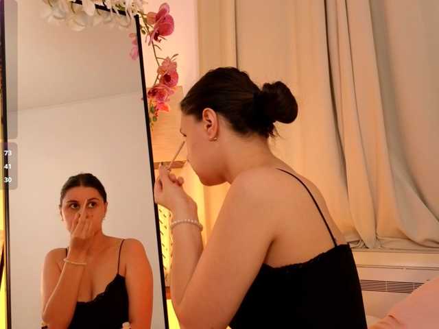 LumiNika1 live cam on BongaCams