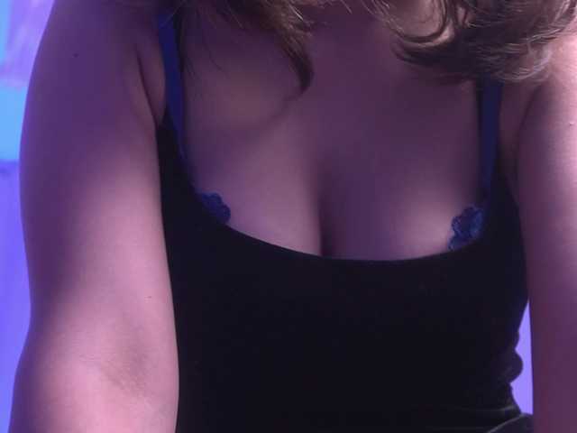 LumiNika1 live cam on BongaCams