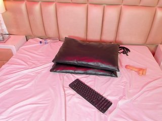 SukyLuna Porn Show
