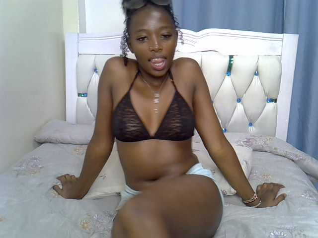 Prettycherry live cam on BongaCams