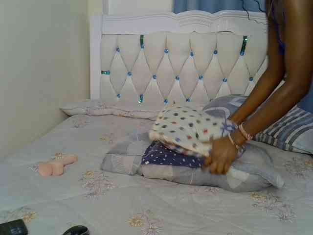 Prettycherry webcam