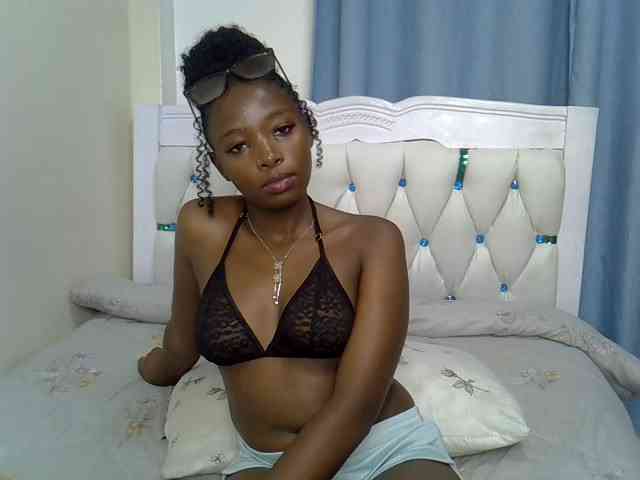 Prettycherry webcam