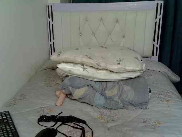 Prettycherry webcam