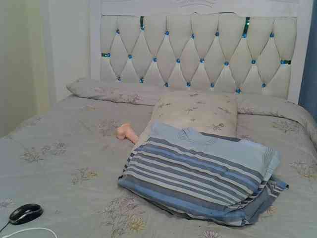 Prettycherry webcam