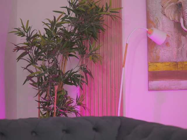 tiaraveil live sex show