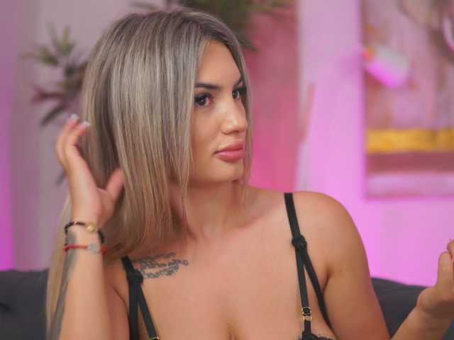TiaraVeil live cam on BongaCams