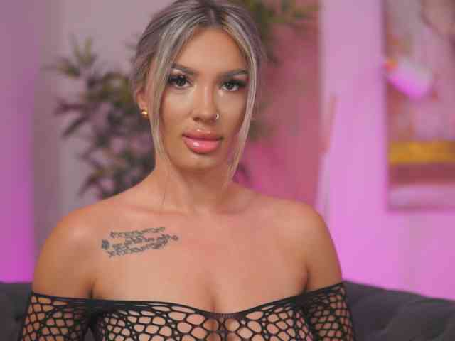 TiaraVeil webcam