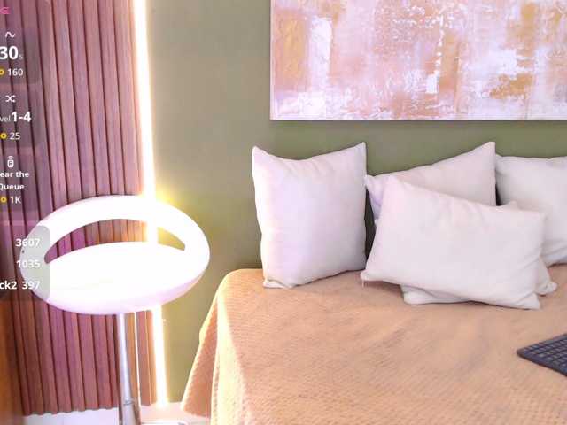Scarlett-Moon3 live cam on BongaCams
