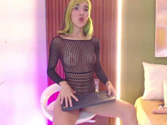 Scarlett-Moon3, en directo ahora en BongaCams