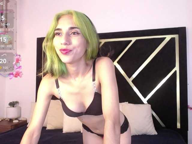 Scarlett-Moon3 live cam on BongaCams