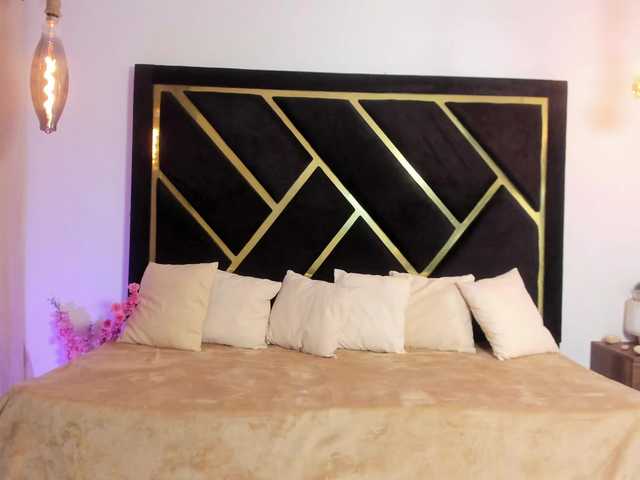 Scarlett-Moon3 live cam on BongaCams