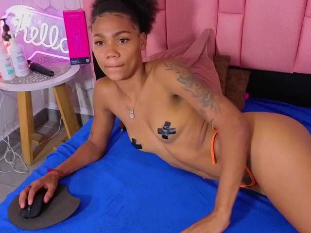 emelysweett live cam on BongaCams