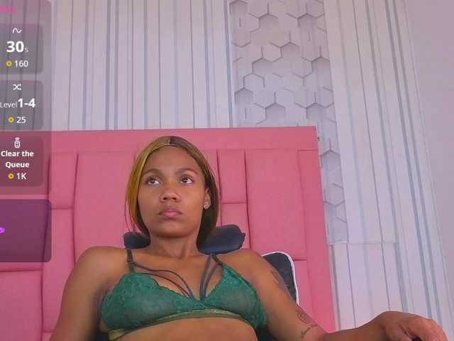 emelysweett live cam on BongaCams