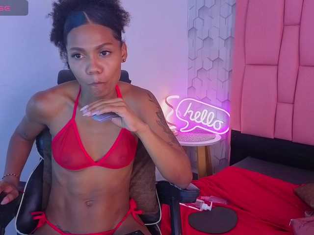 emelysweett live cam on BongaCams
