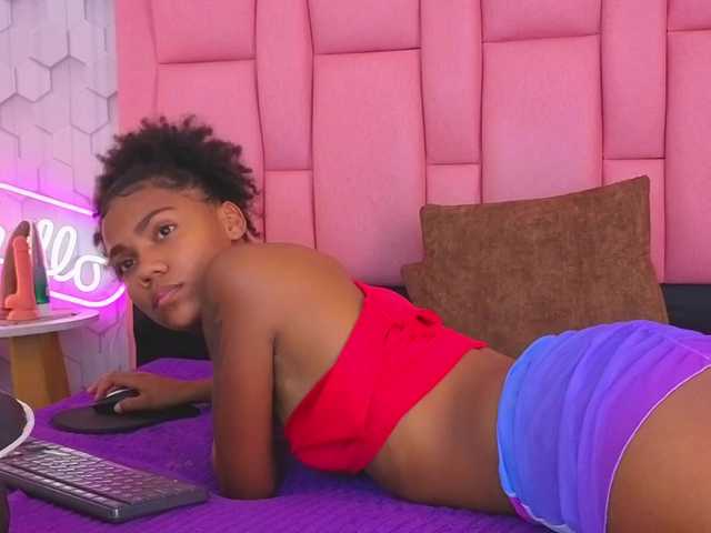 emelysweett live cam on BongaCams