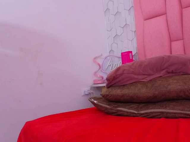 emelysweett live cam on BongaCams