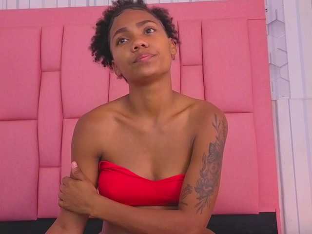 emelysweett live cam on BongaCams