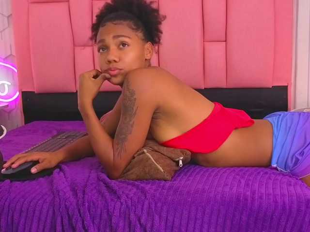 emelysweett live cam on BongaCams
