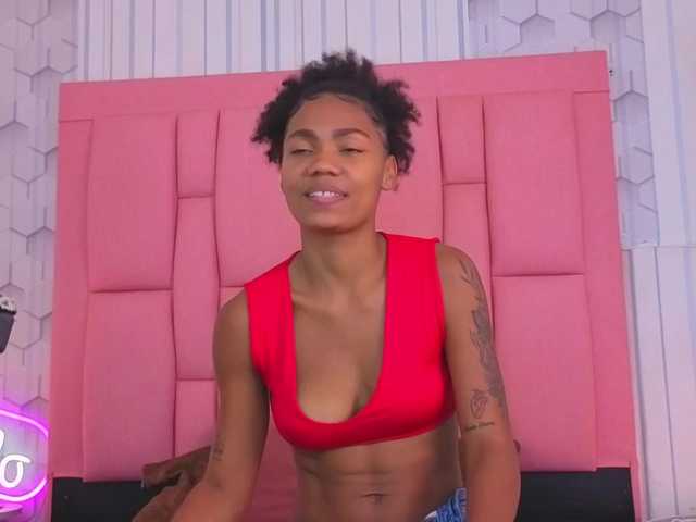 emelysweett live cam on BongaCams