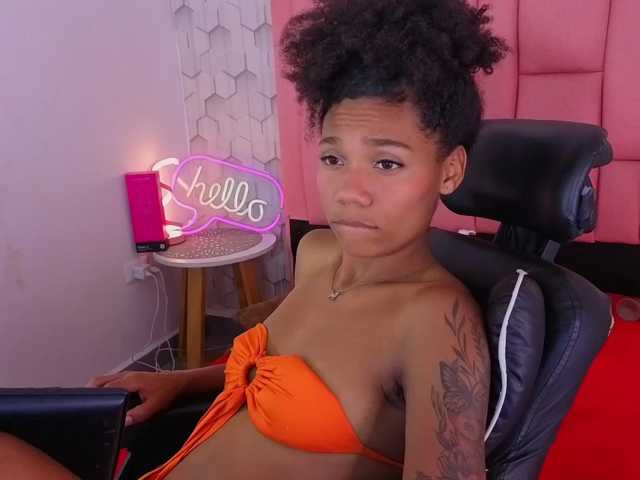 emelysweett live cam on BongaCams