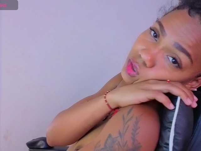 emelysweett live cam on BongaCams