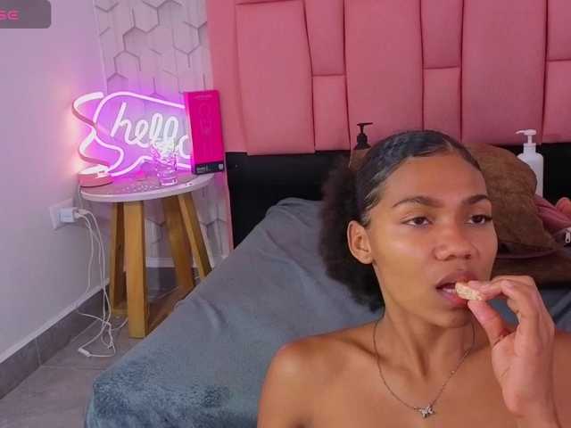 emelysweett live cam on BongaCams