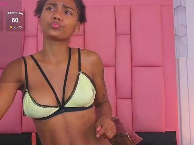 emelysweett live cam on BongaCams
