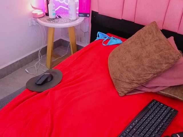 emelysweett live cam on BongaCams