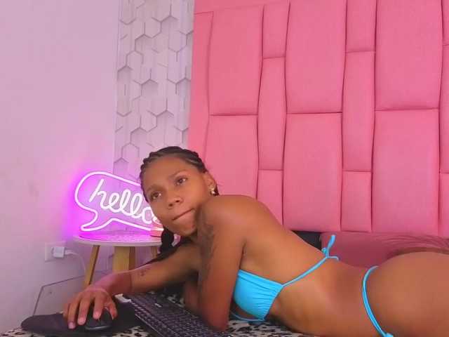 emelysweett live cam on BongaCams
