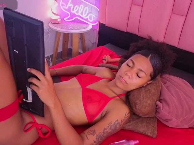 emelysweett live cam on BongaCams