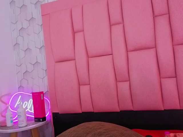 emelysweett live cam on BongaCams