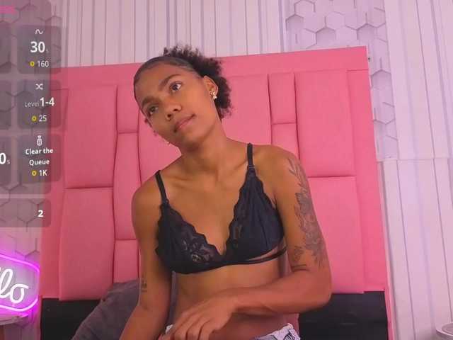 emelysweett live cam on BongaCams