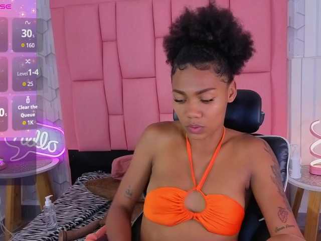 emelysweett live cam on BongaCams