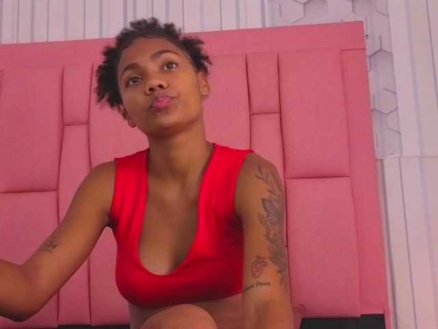 emelysweett live cam on BongaCams