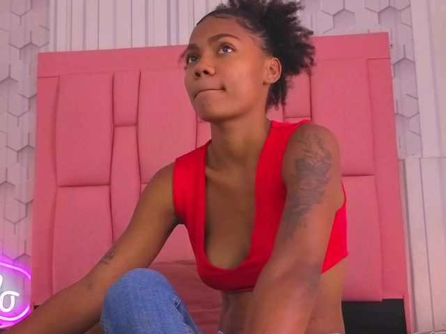 emelysweett live cam on BongaCams