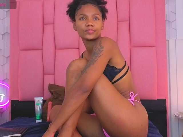 emelysweett live cam on BongaCams