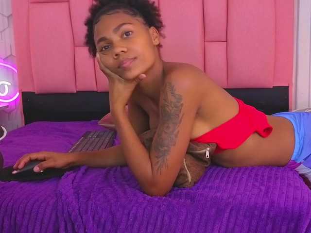 emelysweett live cam on BongaCams